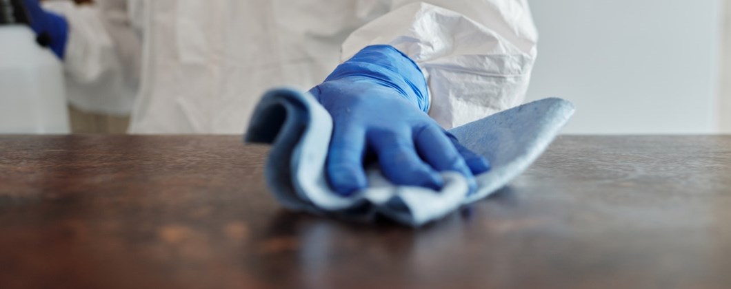 Cleaner wiping surfaces to avoid chemicals