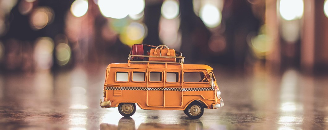 Toy mini bus